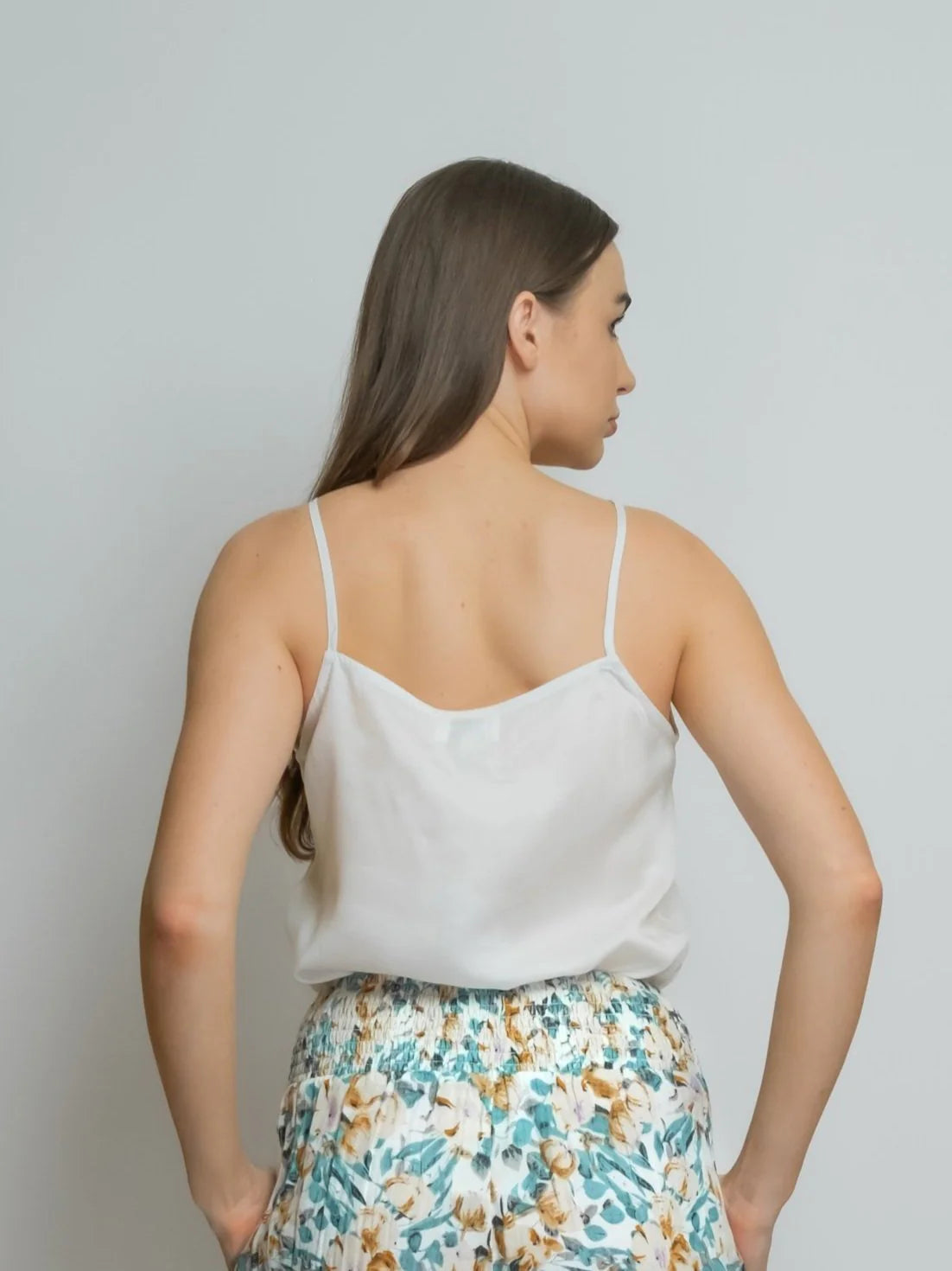 BAMBOO TANK V-NECK