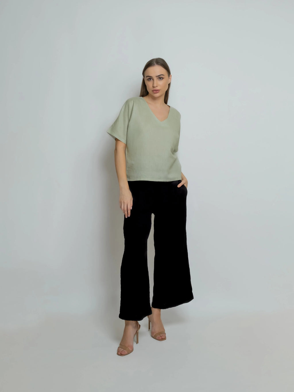 Boxy Linen Tee V-neck 