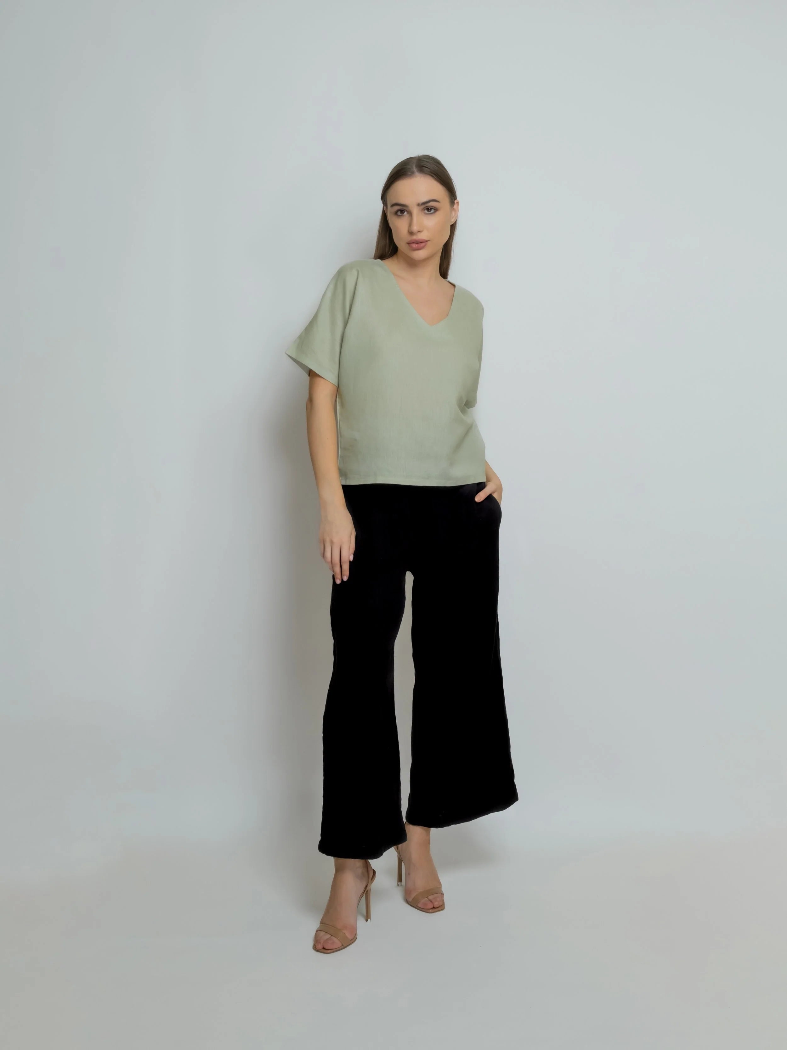 Boxy Linen Tee V-neck 