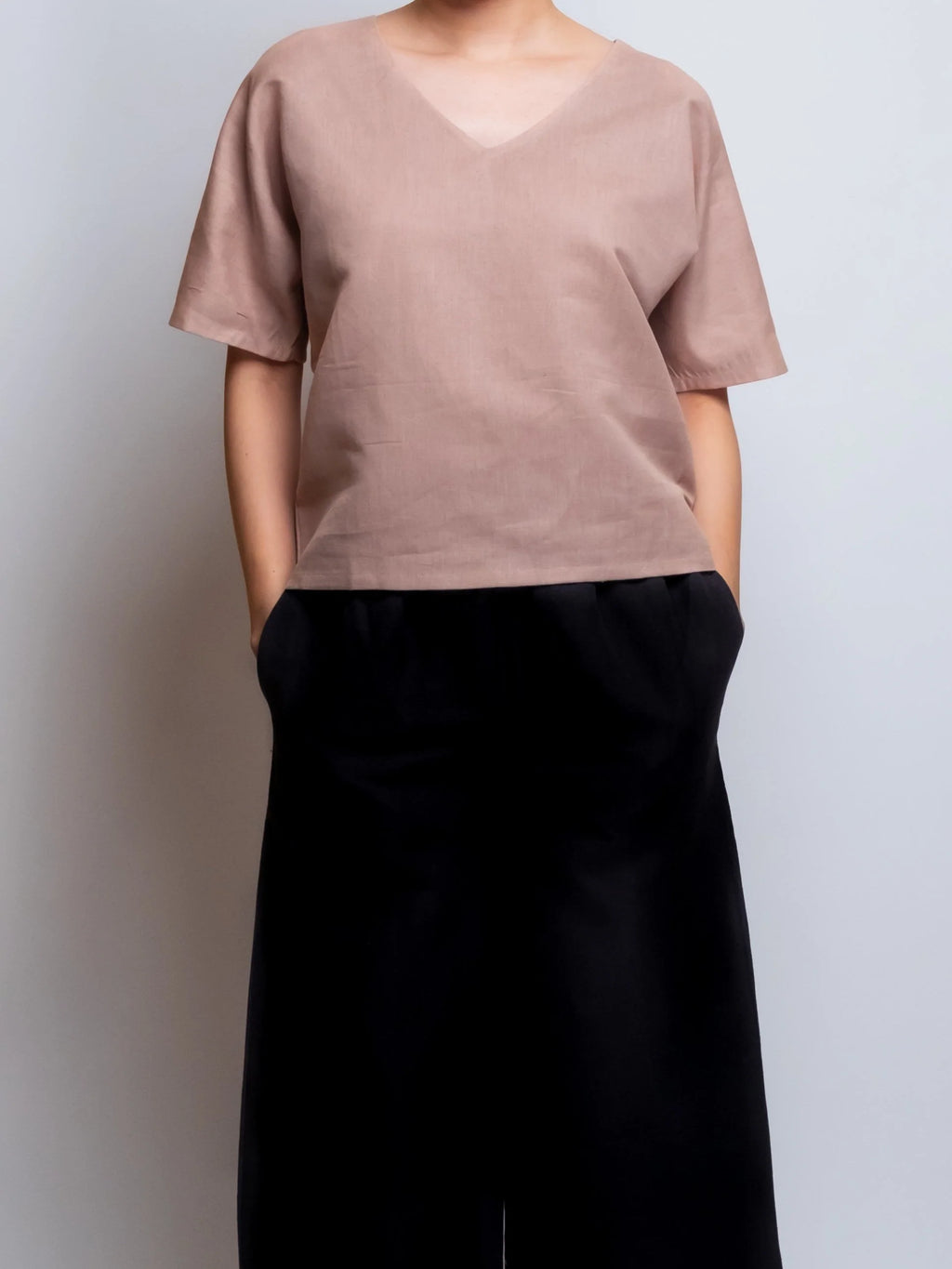 Boxy Linen Tee V-neck 