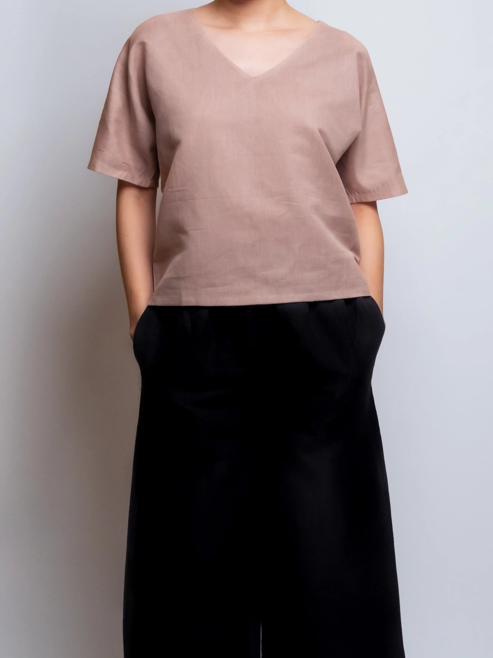 Boxy Linen Tee V-neck 