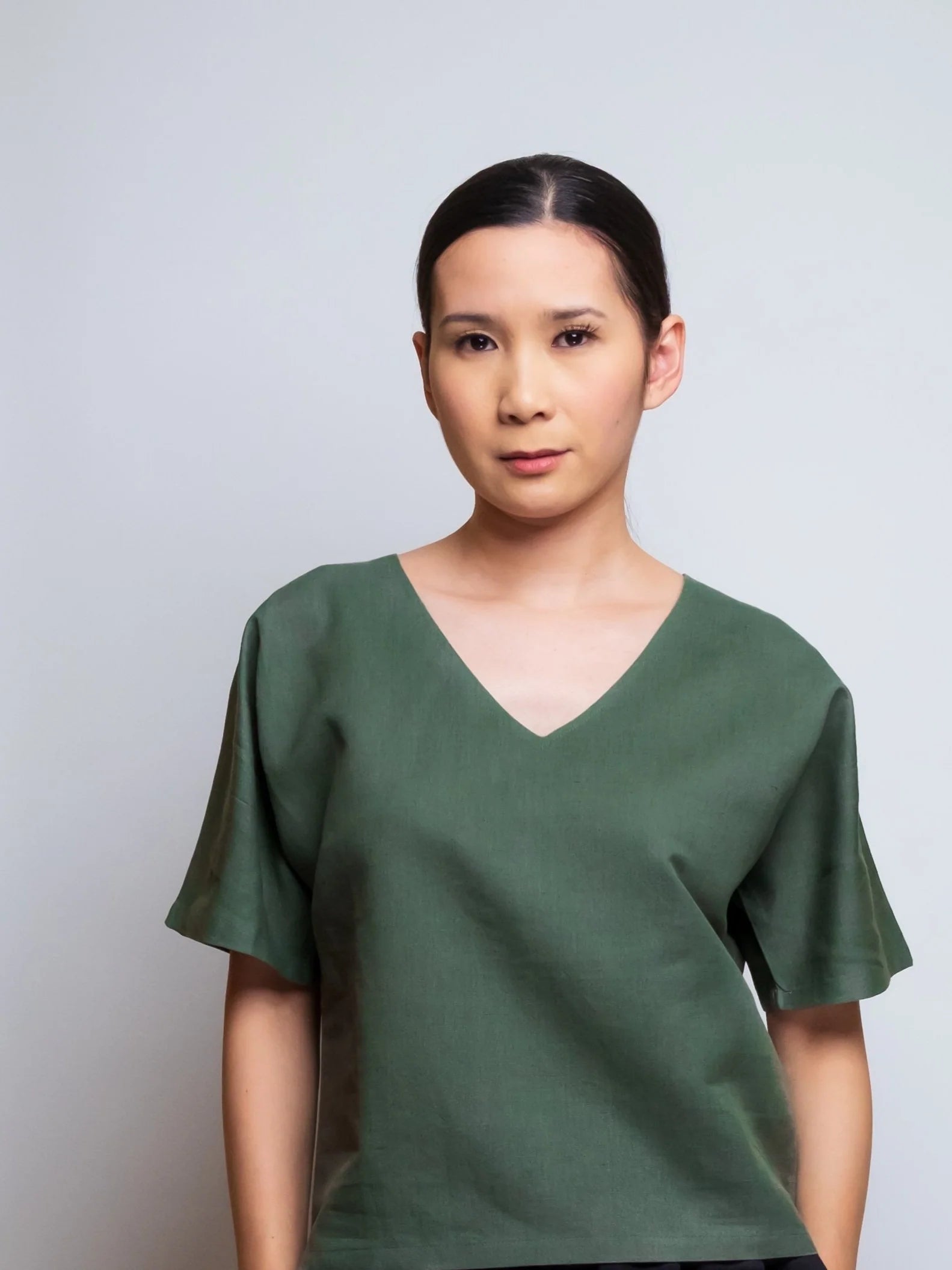 Boxy Linen Tee V-neck 