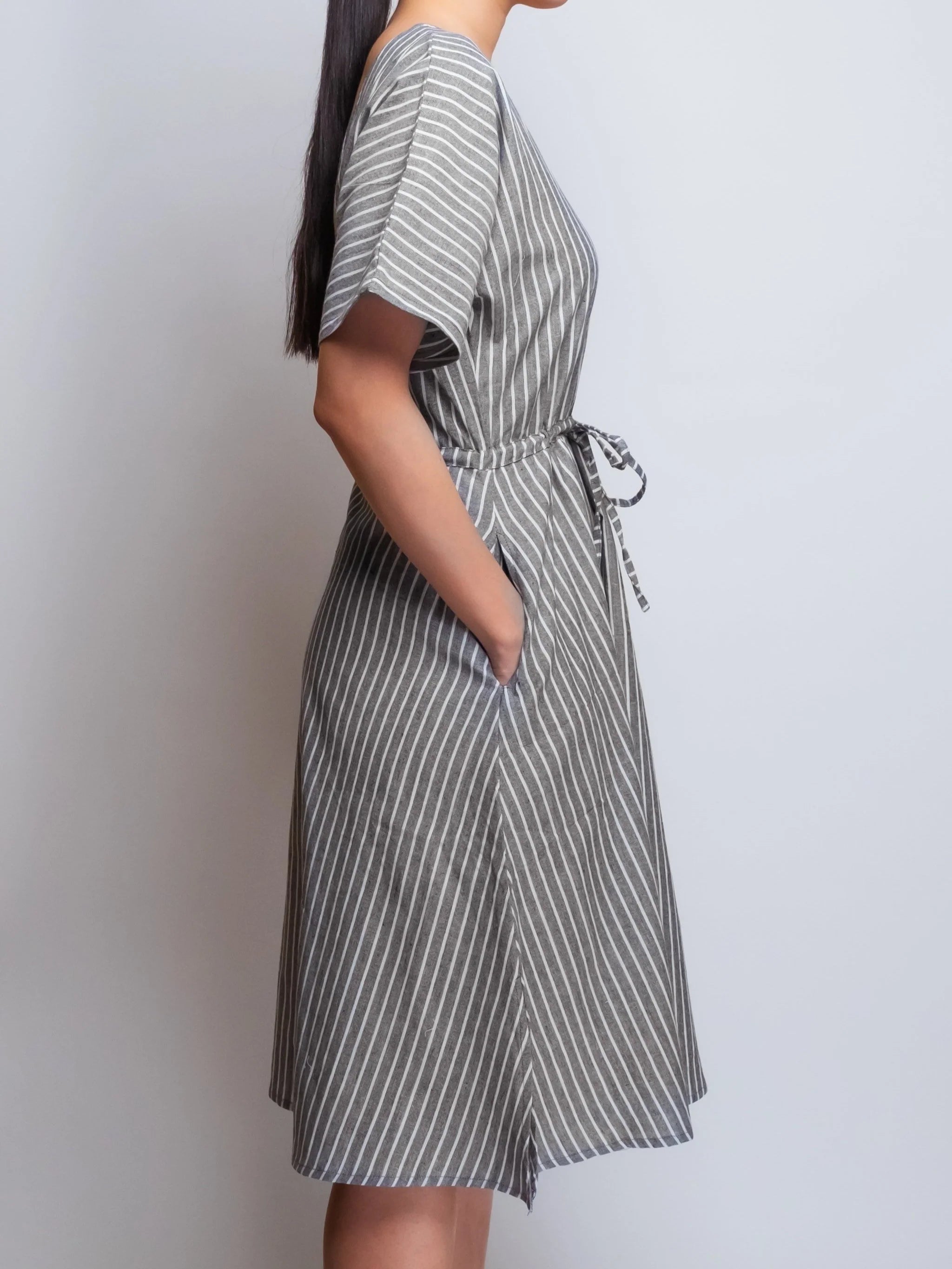KIMONO V-NECK DRESS