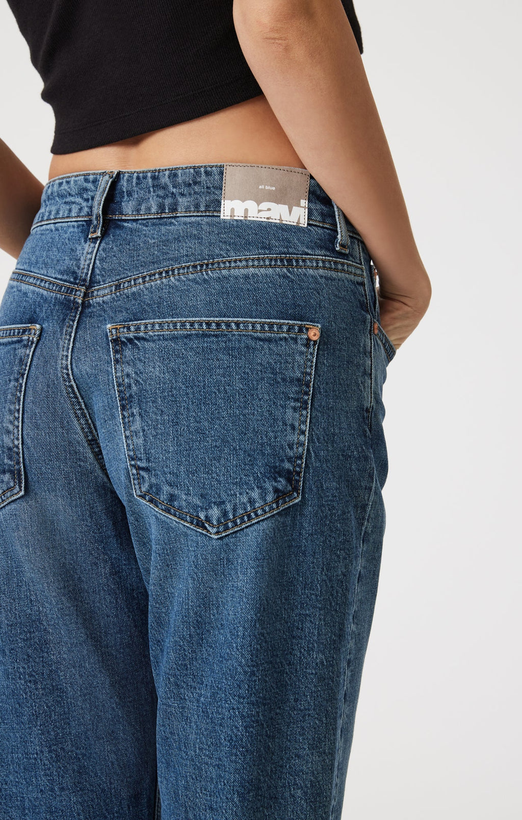 SAVANNAH Cuffed Classic Jeans