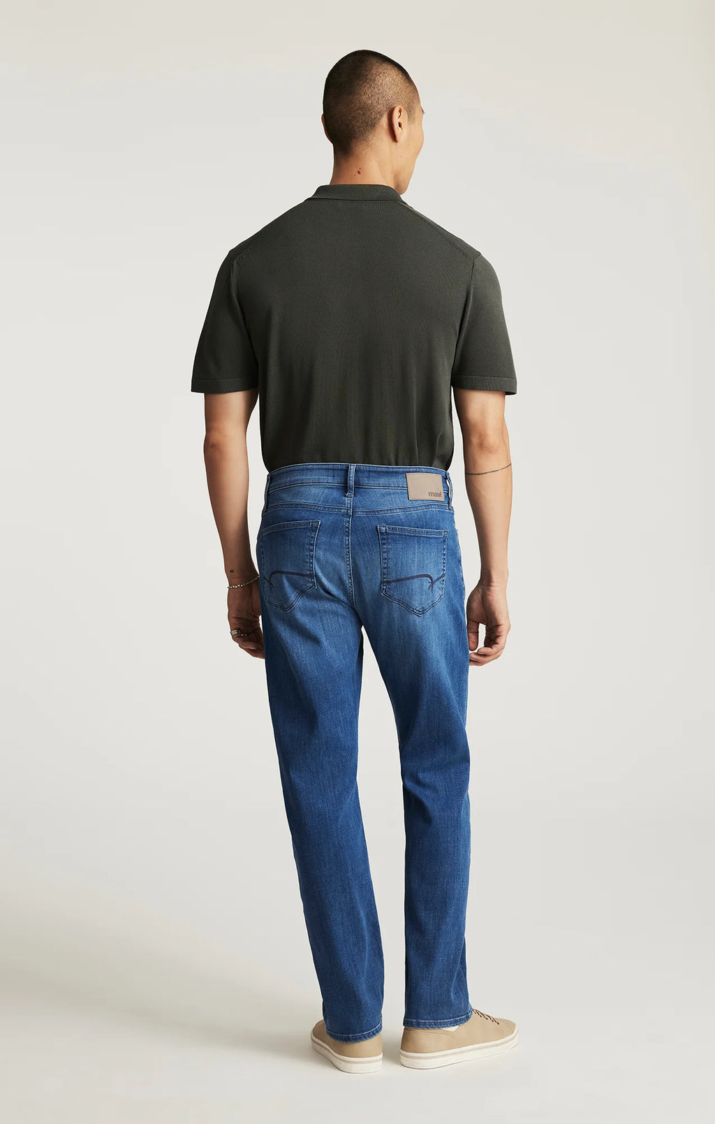 ZACH Straight Leg Jeans