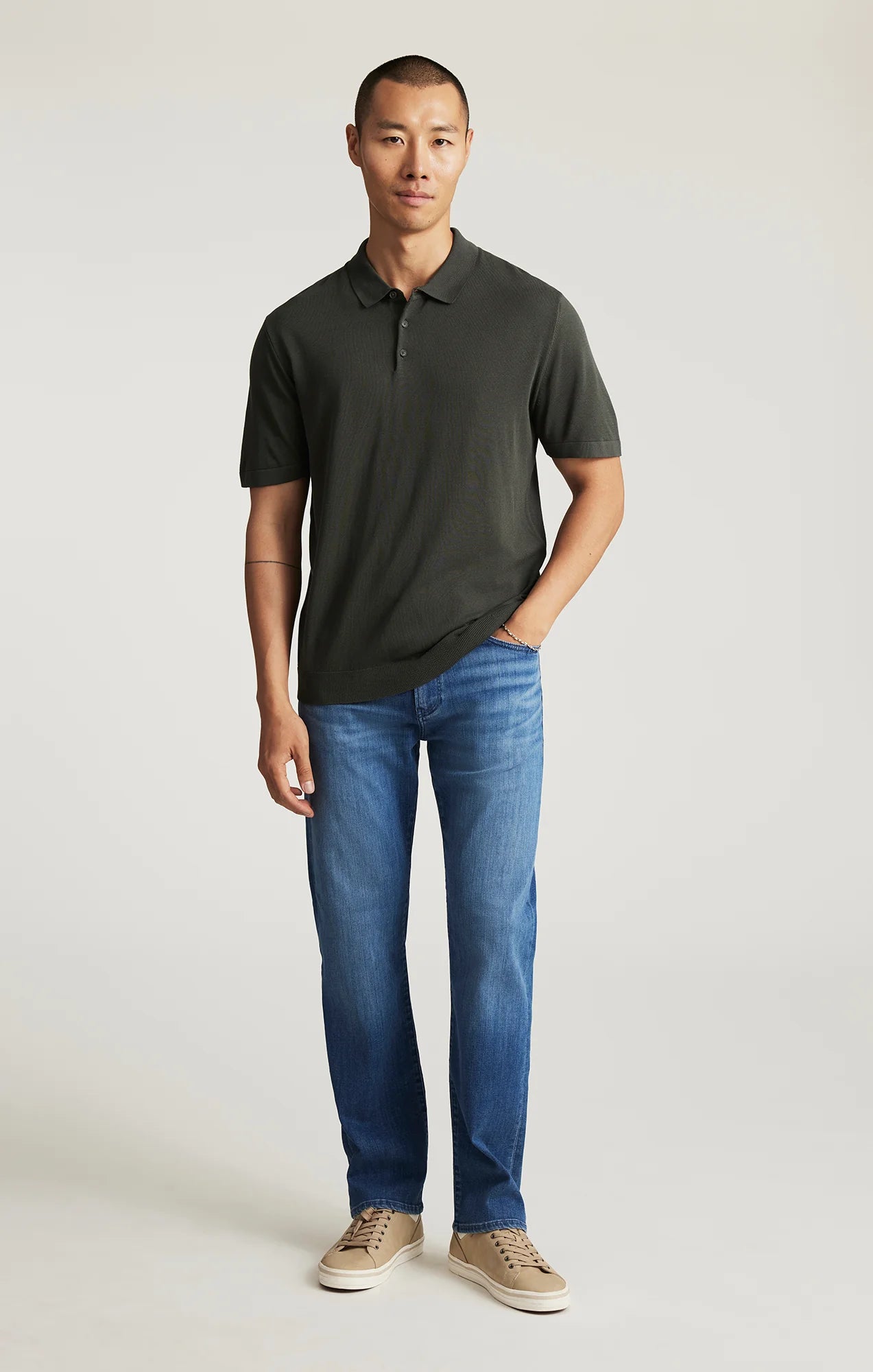 ZACH Straight Leg Jeans